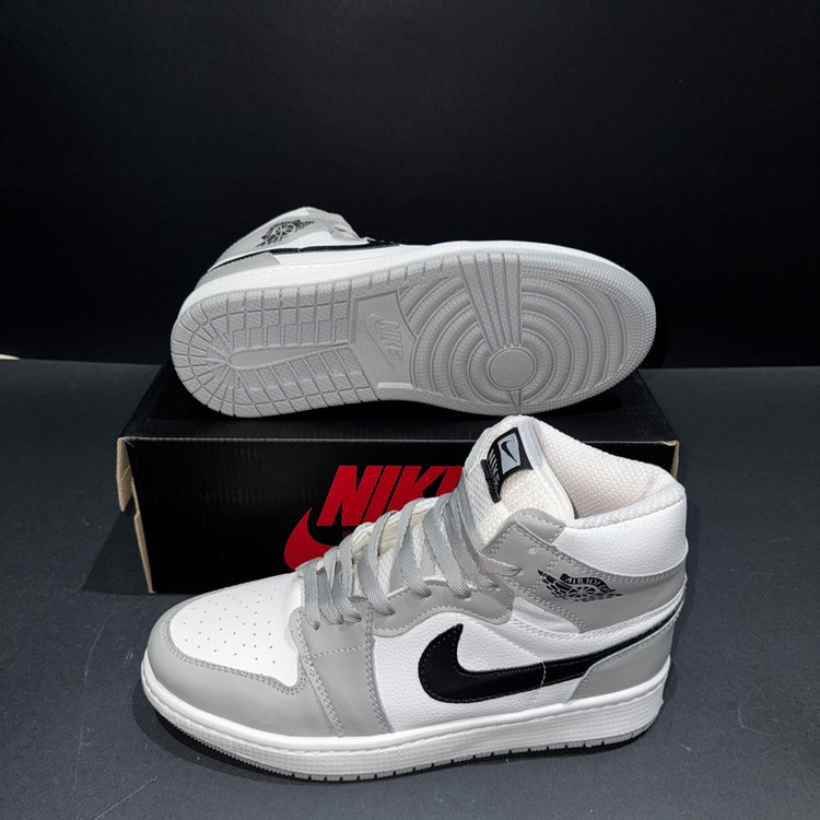 کفش پیاده روی مدل Air Jordan 1 Denim