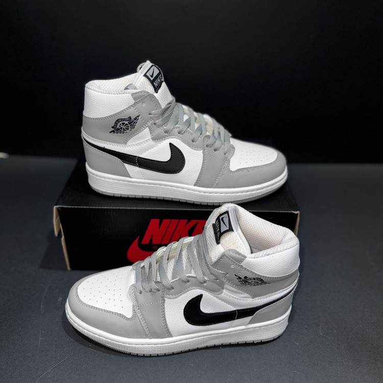 کفش پیاده روی مدل Air Jordan 1 Denim
