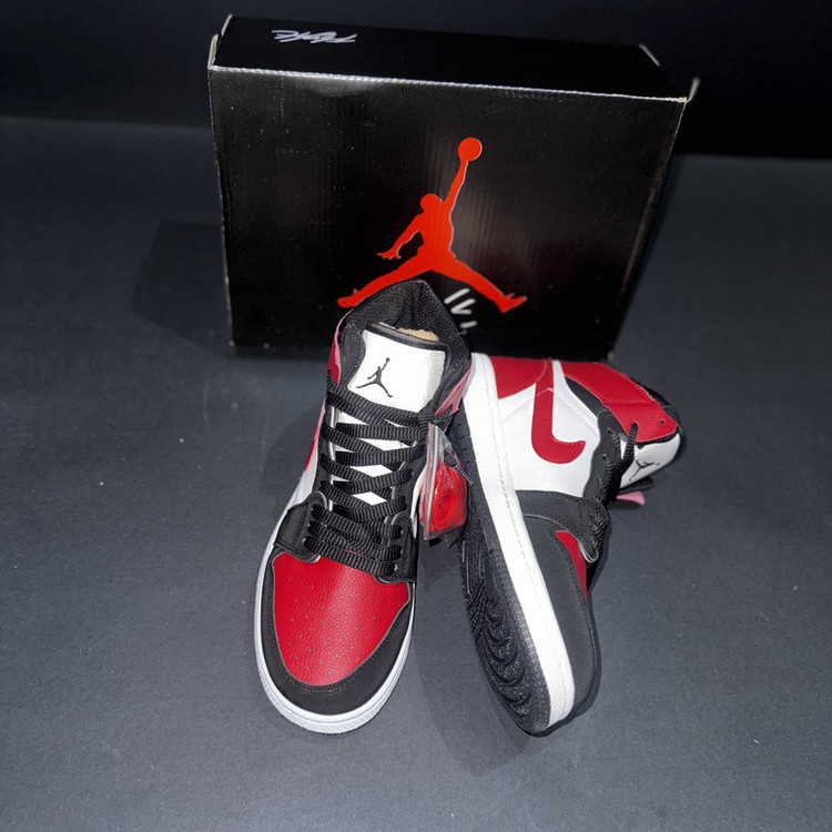 کفش پیاده روی مدل Air Jordan 1 Denim