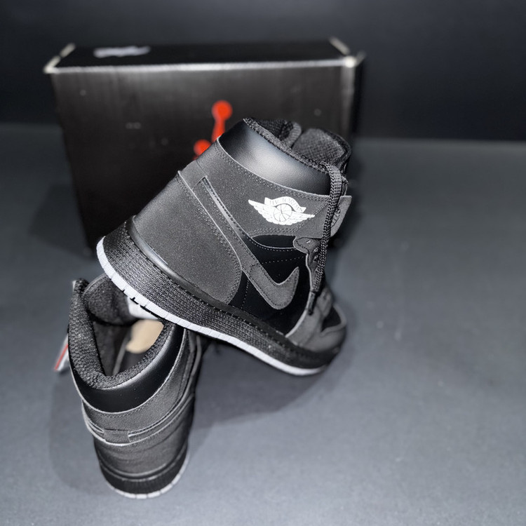 کفش پیاده روی مدل Air Jordan 1 Denim