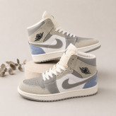 کفش پیاده روی مدل Air Jordan 1 Denim
