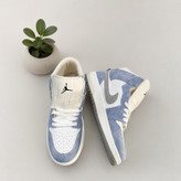 کفش پیاده روی مدل Air Jordan 1 Denim