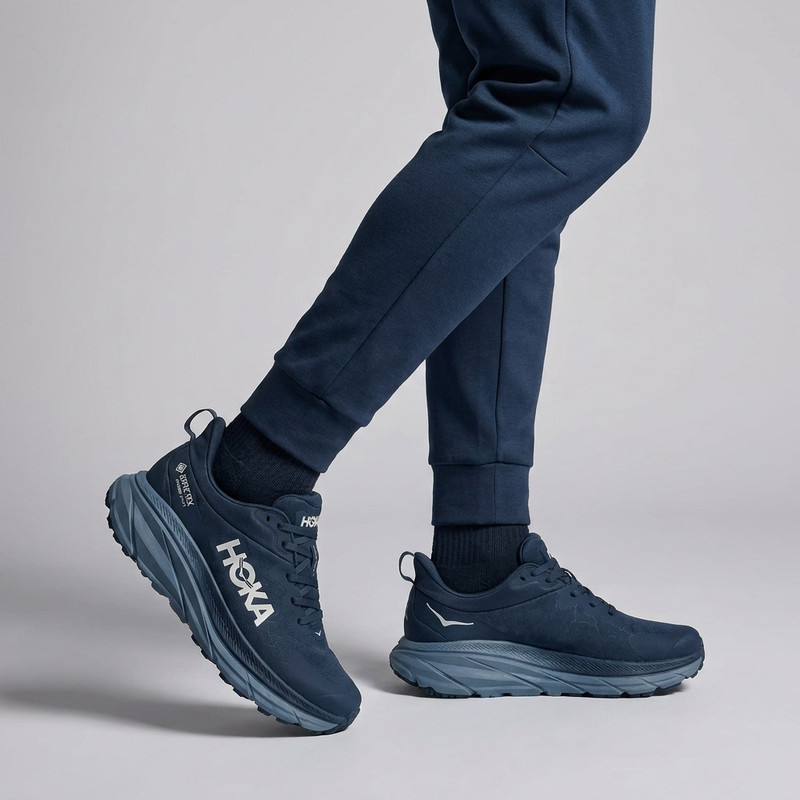 کفش رانینگ مردانه هوکا مدل challenger gortex