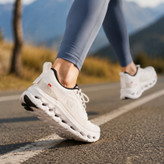 کفش رانینگ زنانه روویکس مدل ON CloudRunner 2