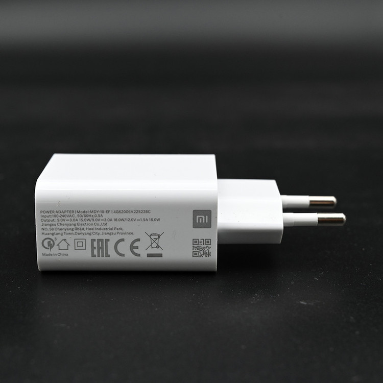 شارژر دیواری مدل MDY-10-EF/18W به همراه کابل تبدیل USB-C