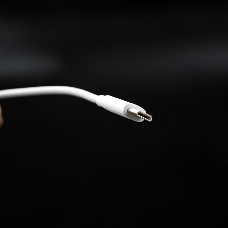 شارژر دیواری مدل MDY-10-EF/18W به همراه کابل تبدیل USB-C