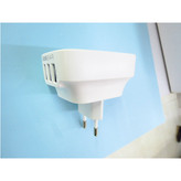 شارژر دیواری ایکس پی-پروداکت مدل XP-AC250 به همراه کابل تبدیل لایتنینگ
