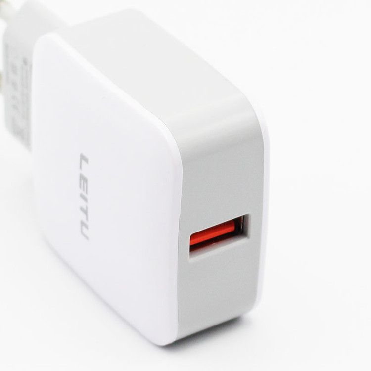 شارژر دیواری لیتو مدل LH - 15 به همراه کابل تبدیل MicroUSB