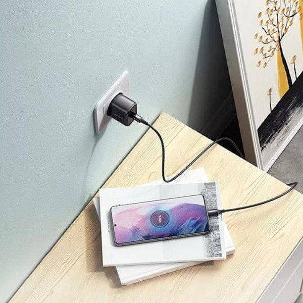 شارژر دیواری 25 وات یک پورت یوگرین مدل 50577-CD250 به همراه کابل usb-c